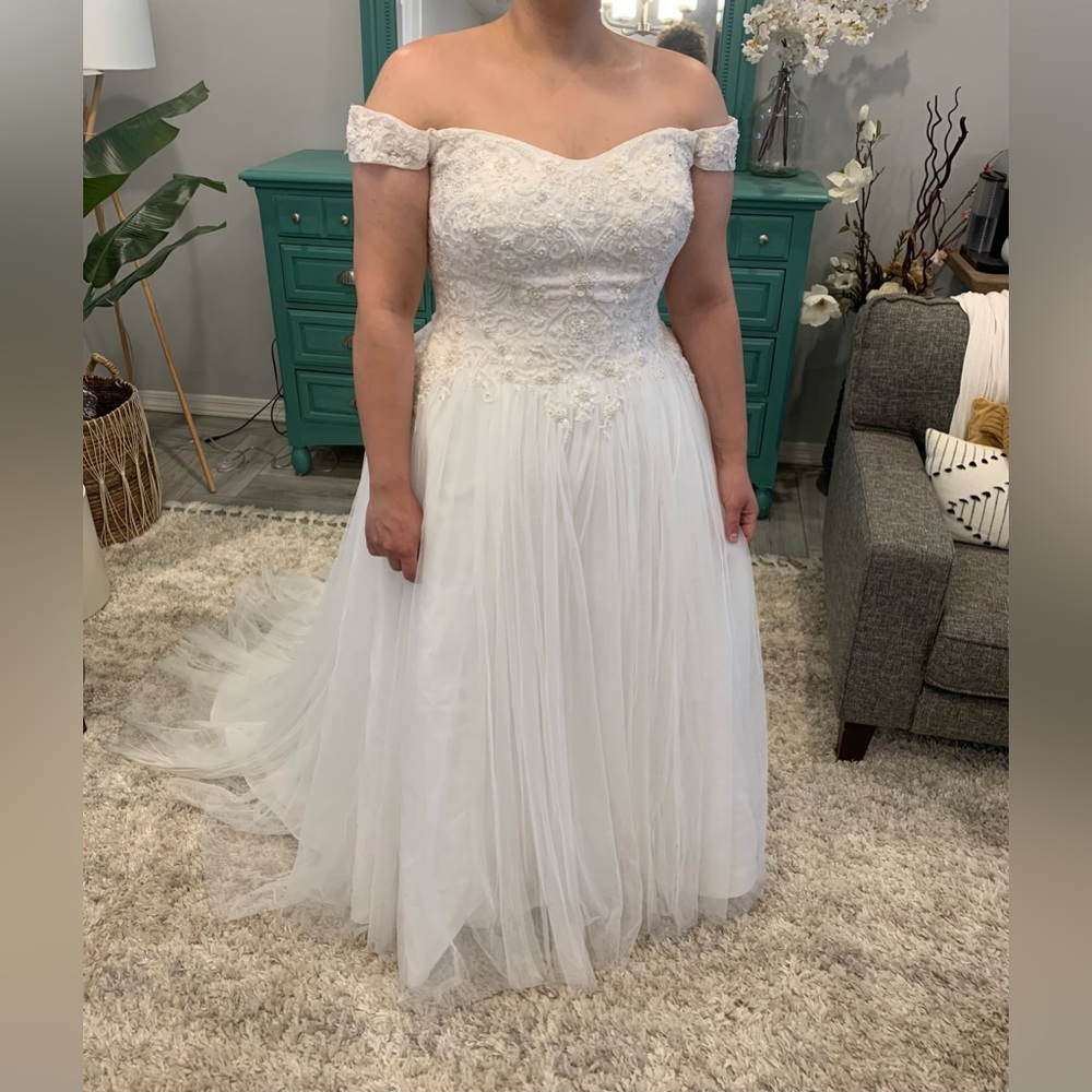 Oleg Cassini David’s Bridal 16W Off Shoulder Plus Size Ball Gown Wedding Dress
